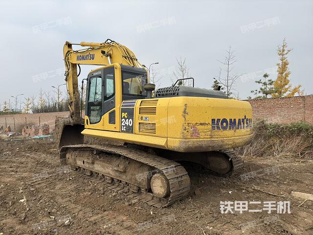 小松PC240LC-8M0挖掘机