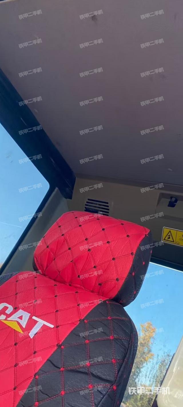 驾驶室顶部（整机外观）