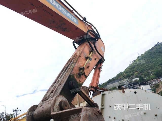 小臂整體左后（工作和回轉(zhuǎn)裝置）