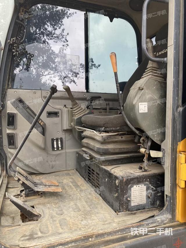 驾驶室整体（整机外观）