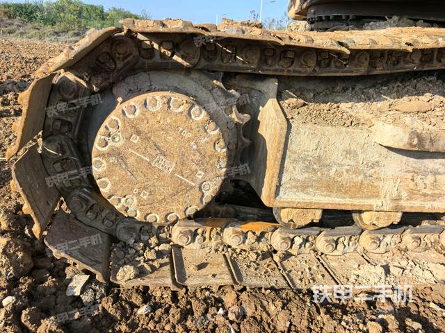 右驱动轮（行走机构）