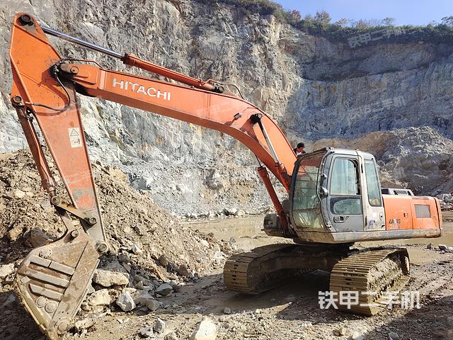 日立ZX240-3G挖掘機(jī)