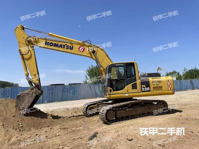 小松PC220-8M0挖掘机