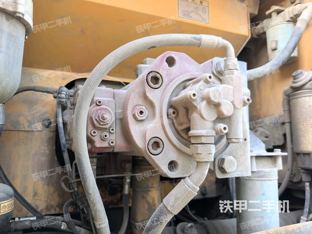 液压泵斜45 左（大件舱室）