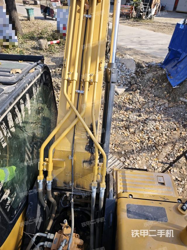 大臂背部俯视（工作和回转装置）