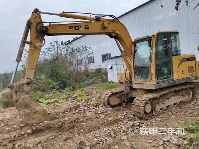 山东临工E680F挖掘机