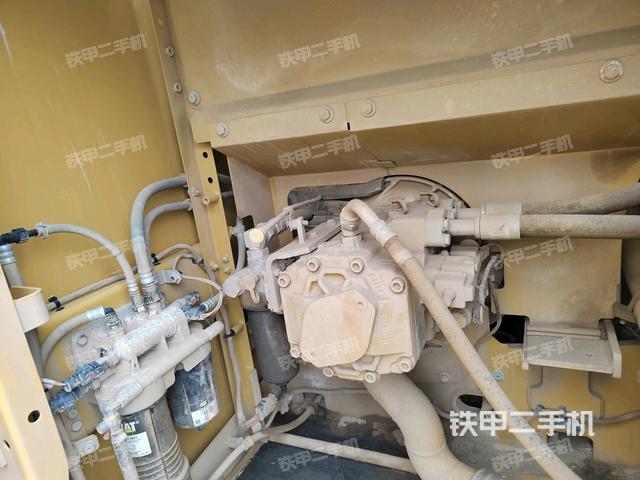 液壓泵艙室正面整體（整機(jī)外觀）