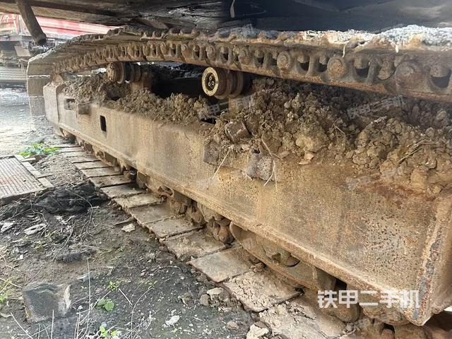 單側(cè)履帶整體（整機(jī)外觀）