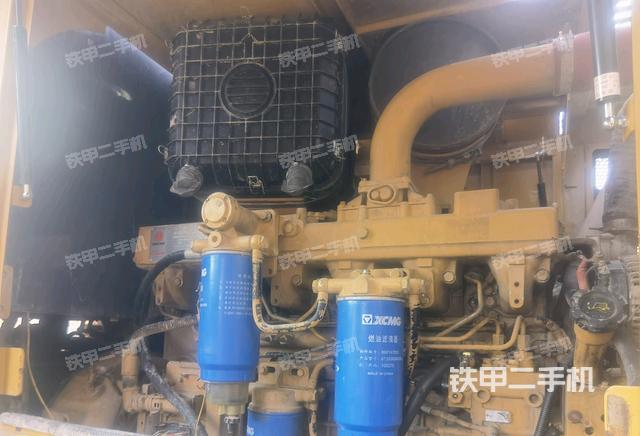 发动机左侧（整机外观及大件）