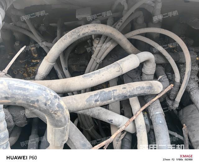 回转马达和主控阀（整机外观）