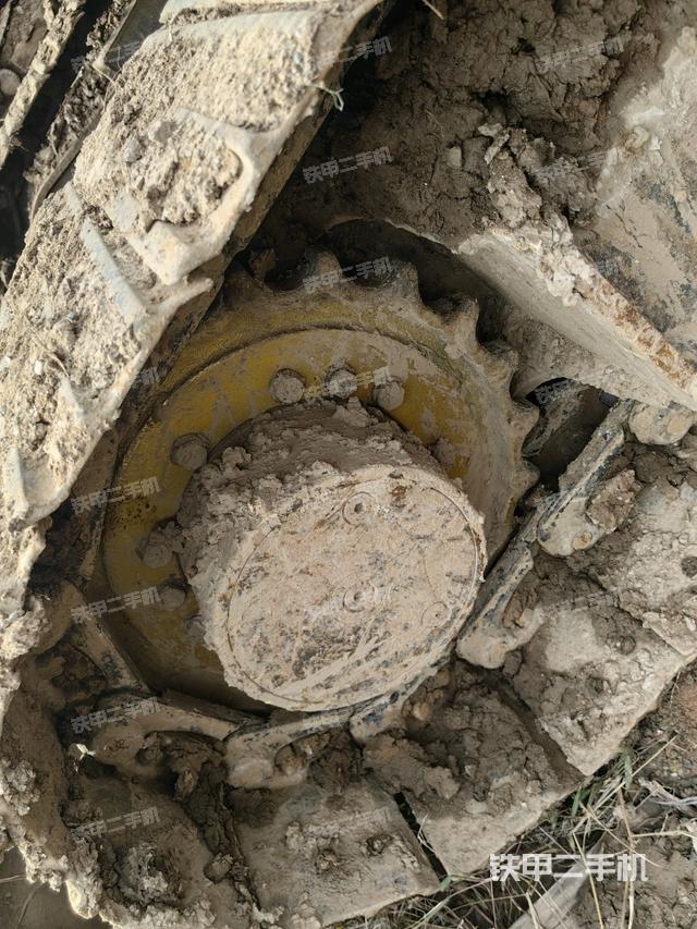 右驱动轮（行走机构）