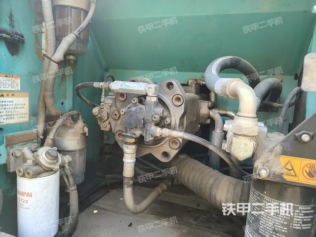 液壓泵艙室正面整體（整機(jī)外觀）