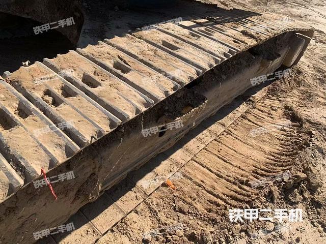 單側(cè)履帶整體（整機(jī)外觀）