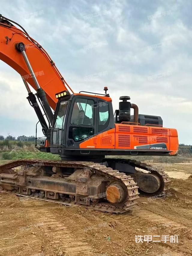 驾驶室整体（整机外观）