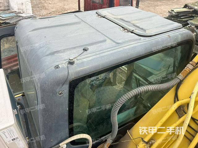 駕駛室頂部（整機(jī)外觀）