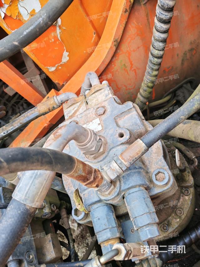 回轉(zhuǎn)馬達(dá)（上車部件）