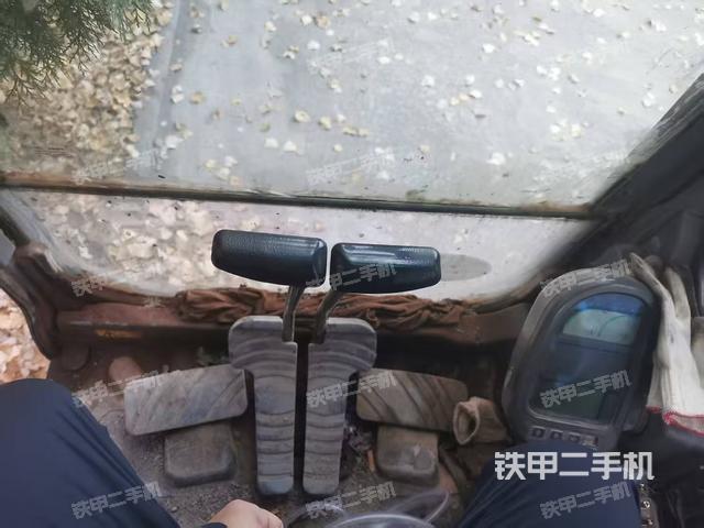 駕駛室整體（整機(jī)外觀）