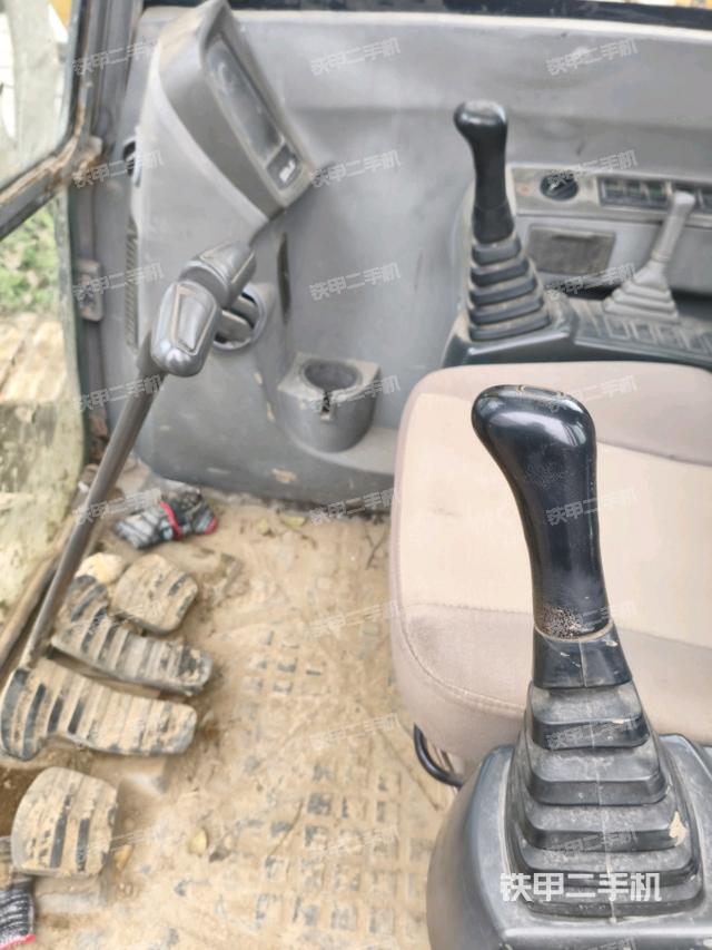 驾驶室整体（整机外观）