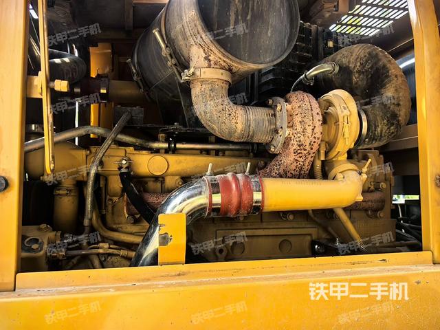 發(fā)動(dòng)機(jī)左側(cè)（整機(jī)外觀及大件）