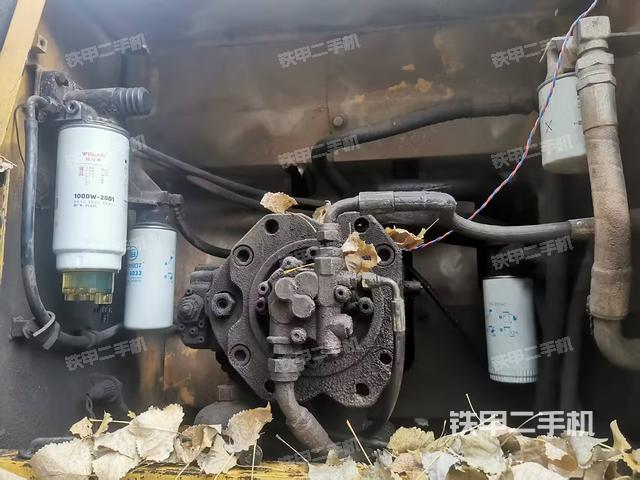 液壓泵艙室正面整體（整機(jī)外觀）