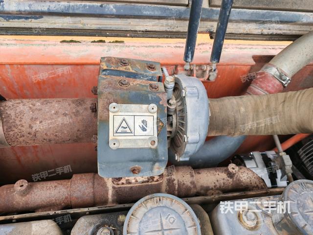 中央回轉(zhuǎn)接頭特寫（上車部件）