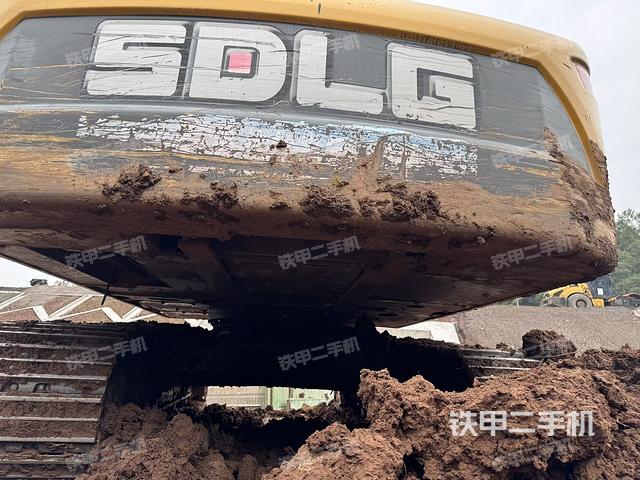 转盘和下车架正前（工作和回转装置）