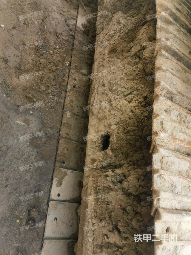 單側(cè)履帶整體（整機(jī)外觀）