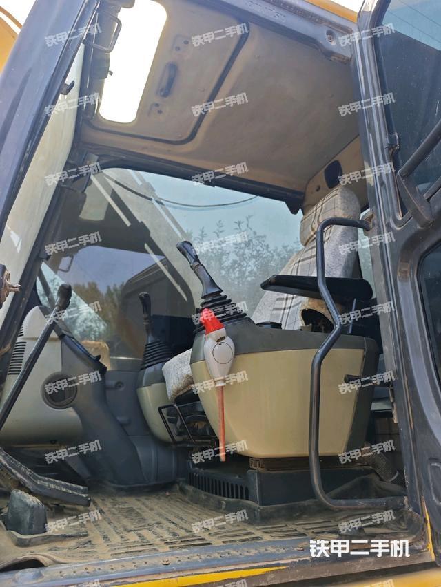 驾驶室整体（整机外观）