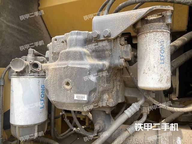 液壓泵艙室正面整體（整機(jī)外觀）