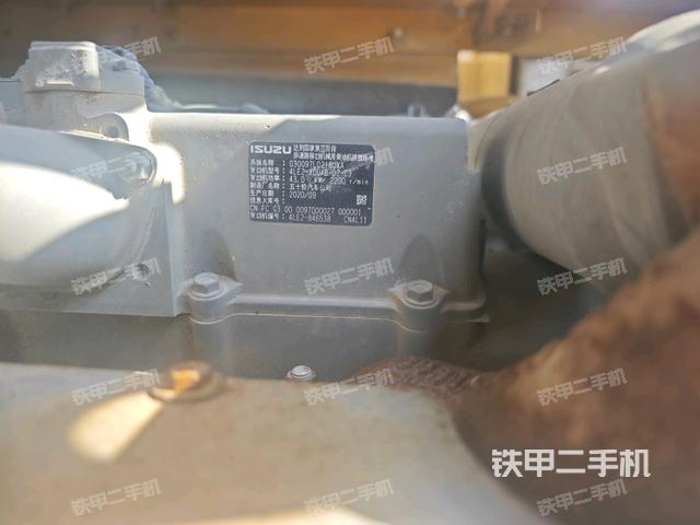 回转马达和主控阀（整机外观）