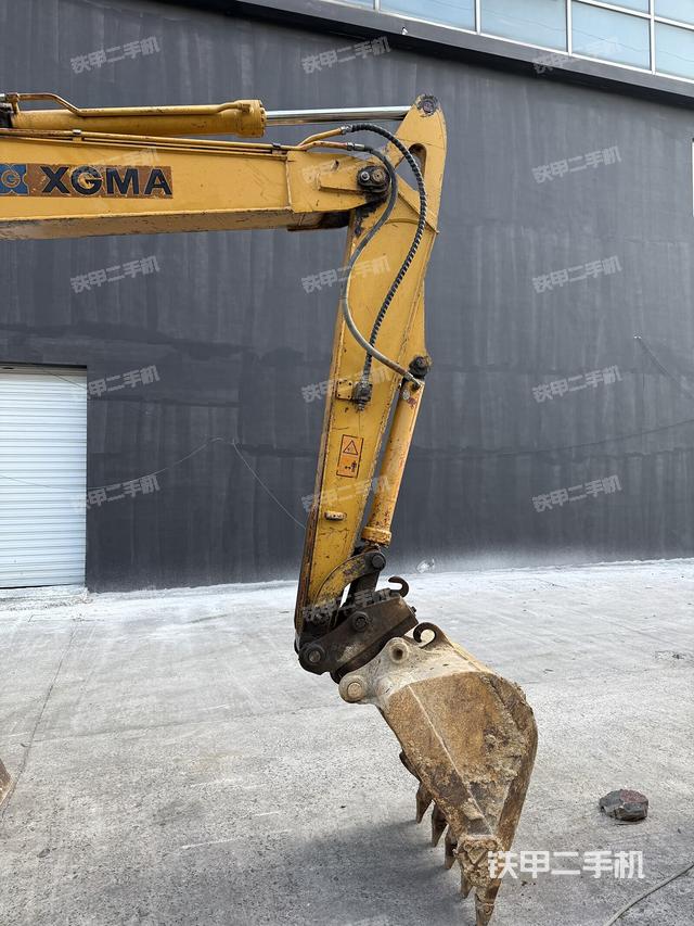 单侧履带整体（整机外观）