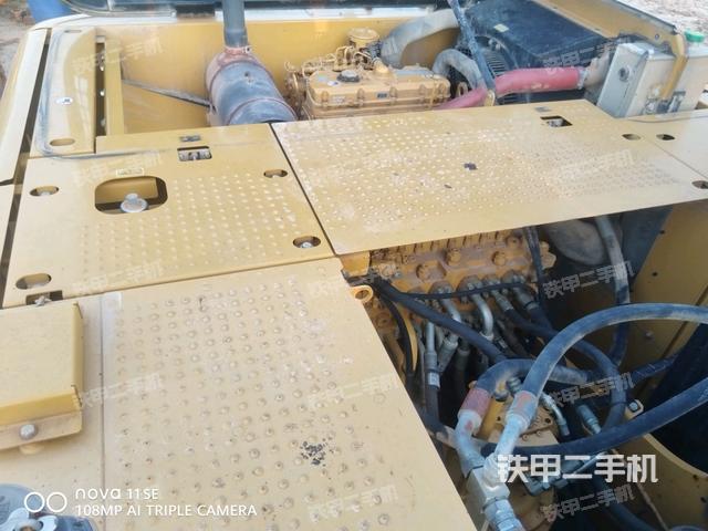 氣門室蓋螺絲特寫（上車部件）