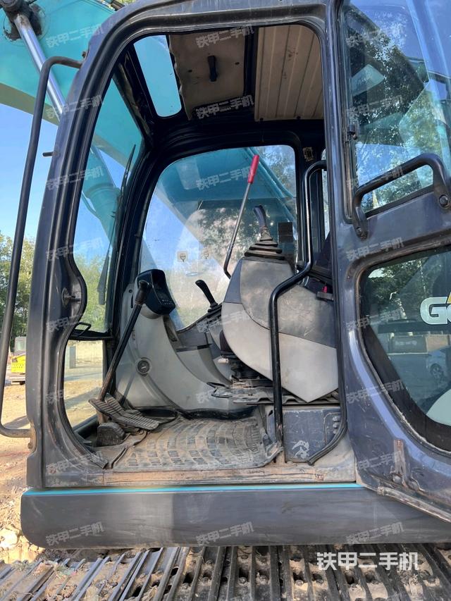 驾驶室整体（整机外观）