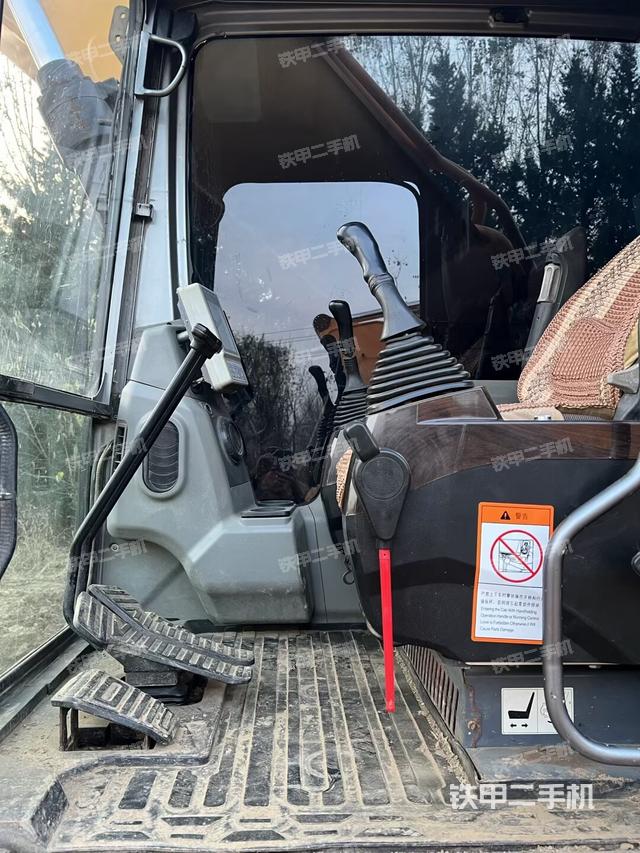 驾驶室整体（整机外观）