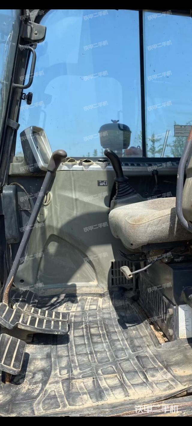 驾驶室整体（整机外观）