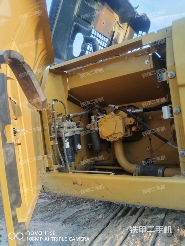 液壓泵斜45?右（大件艙室）