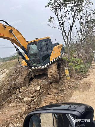 現(xiàn)代R215VS挖掘機