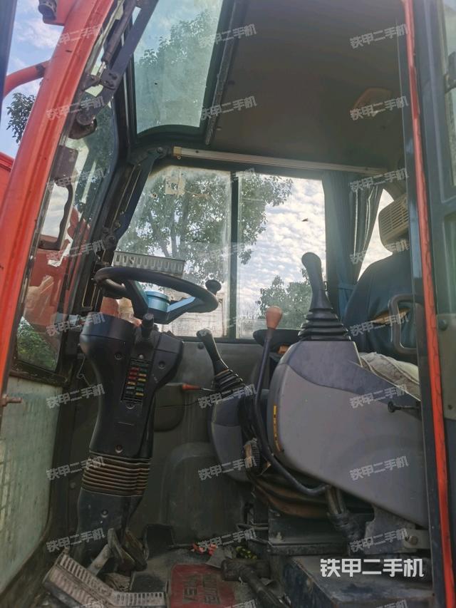 驾驶室整体（整机外观）