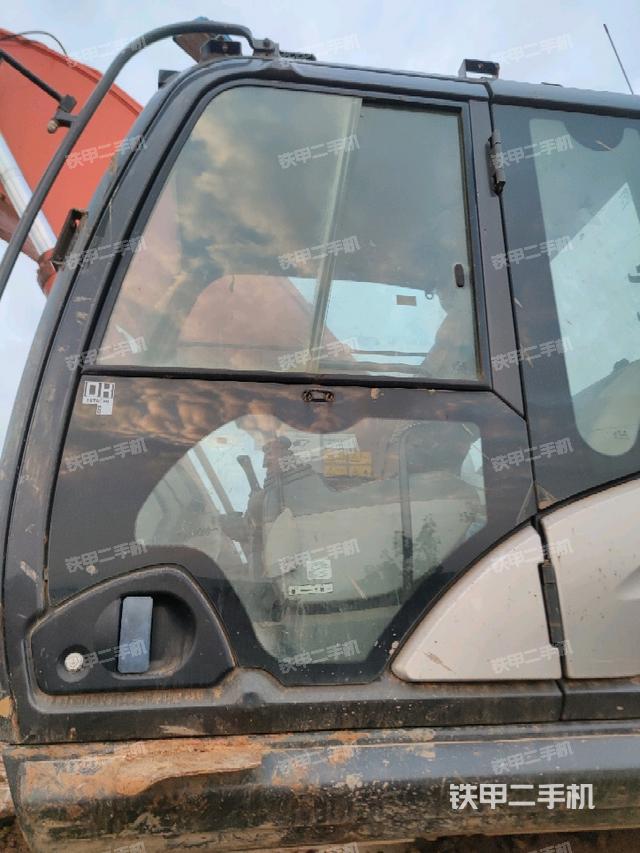 駕駛室正側(cè)（駕駛室部分）