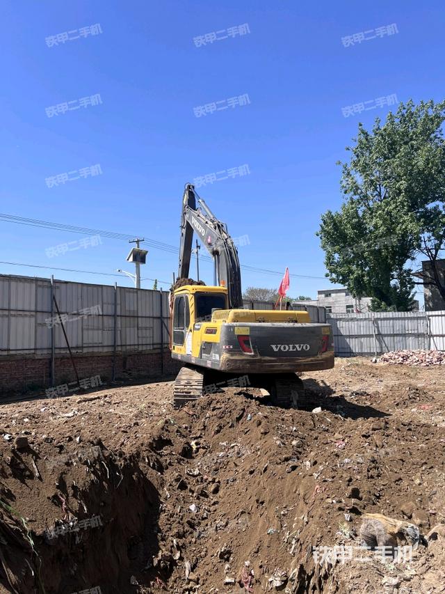 驾驶室顶部（整机外观）