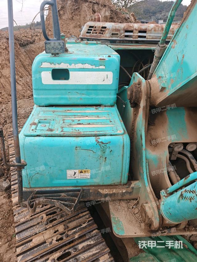 铲斗右后整体（工作和回转装置）