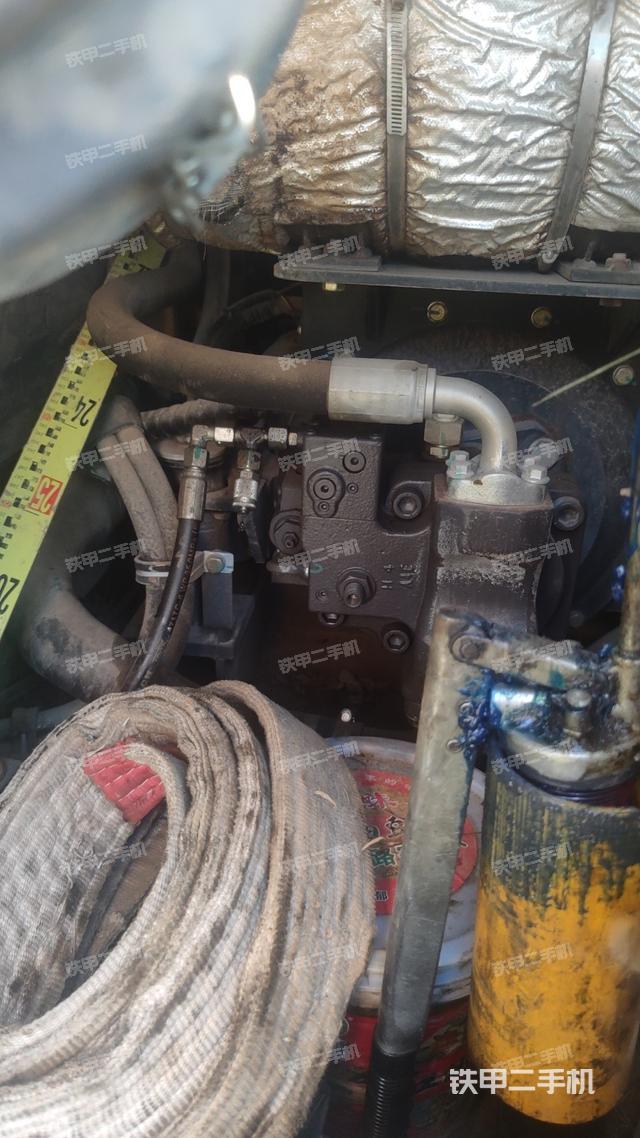 液壓泵艙室正面整體（整機(jī)外觀）