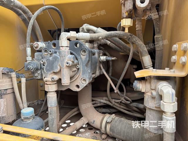 液压泵斜45 左（大件舱室）