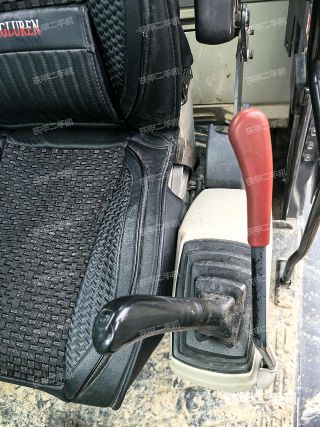 座椅左側(cè)控制臺(tái)/音響/含左手柄（駕駛室部分）