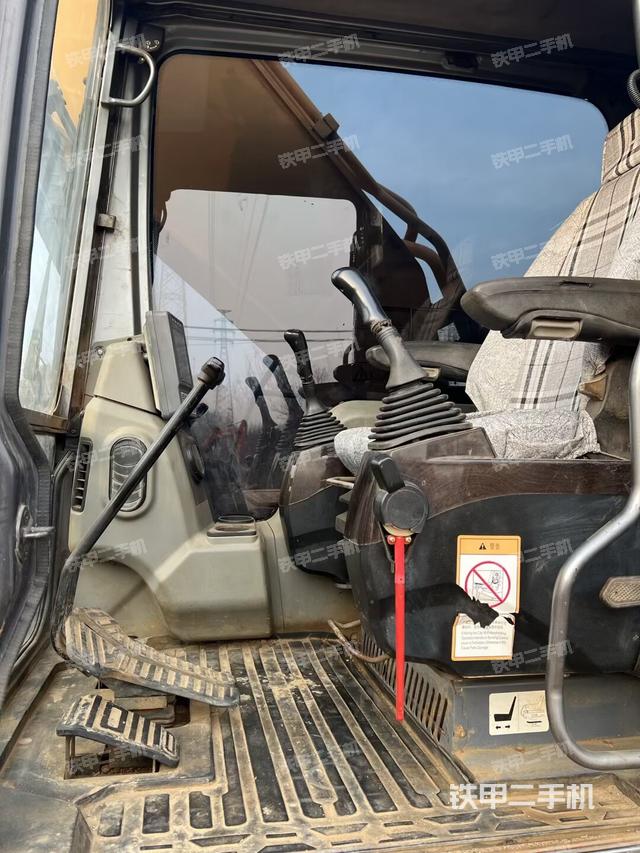 驾驶室整体（整机外观）