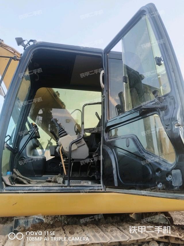 座椅左側(cè)控制臺(tái)/音響/含左手柄（駕駛室部分）