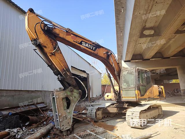 三一重工SY215C-8挖掘機
