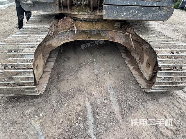 转盘和下车架正前（工作和回转装置）