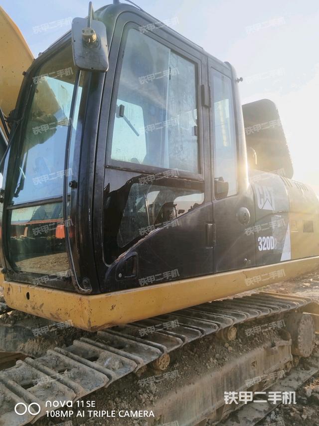 駕駛室左前45度（駕駛室部分）