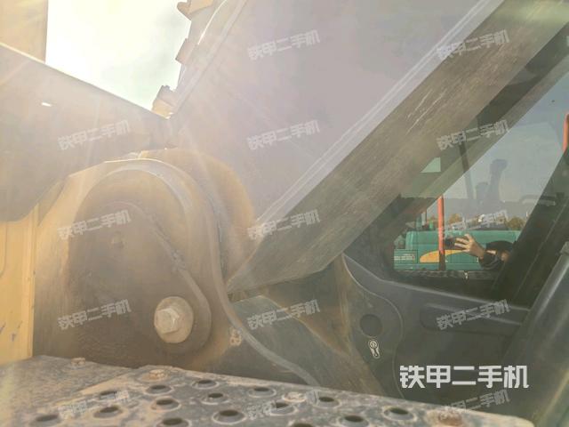 大臂根部 斜视（工作和回转装置）